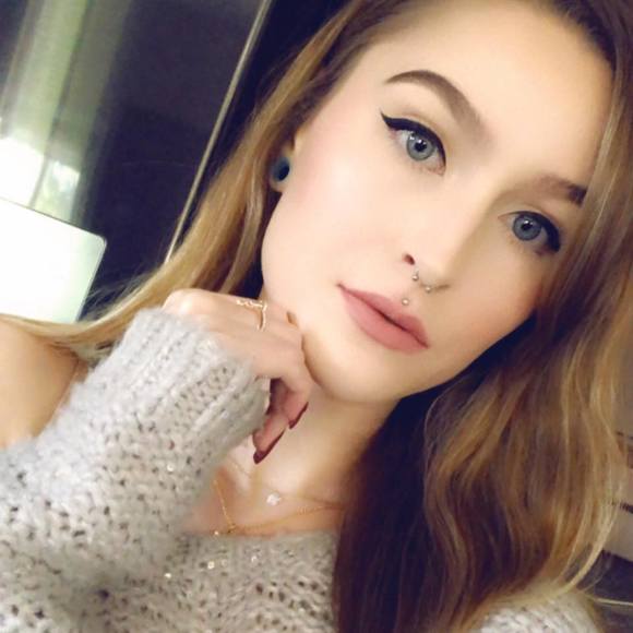 Meet your Posher, Teighlor - Picture 1 of 1